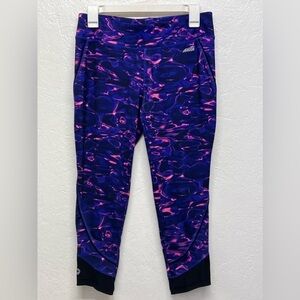 AVIA Performance Athletic Capri Leggings - M